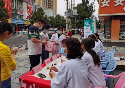 宜都市妇幼保健院“世界避孕日”义诊活动.jpg