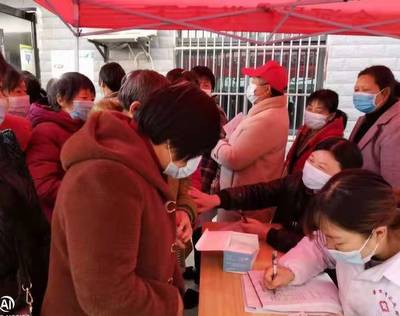 市妇幼保健院开展妇女普查活动.jpg