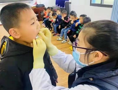 市妇幼保健院开展龋齿防治活动.jpg