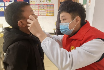 市妇幼保健院走进特校免费体检 (3).jpg
