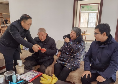 市妇幼保健院走访慰问退休老同志 (2).JPG