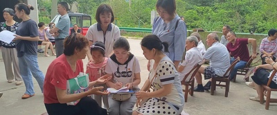 市妇幼保健院党员参加枝城镇洋溪村2组“屋场会”.jpg